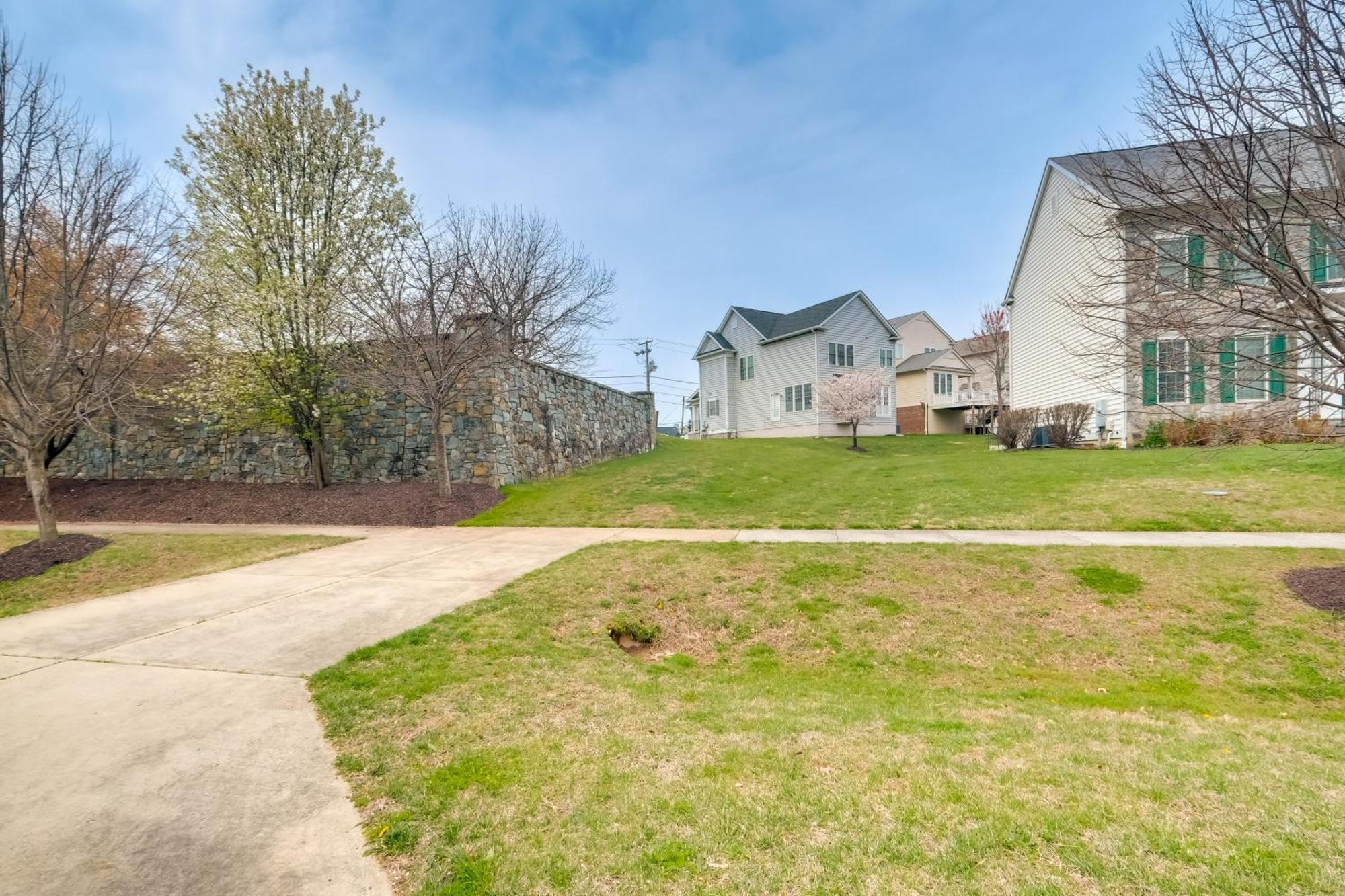 Pet-Friendly Silver Spring Condo With Yard! Exterior photo